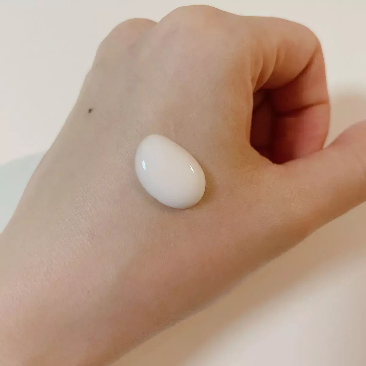 Mama & Kids B-Up Bust Care Milky Lotion 100ml - Image 3